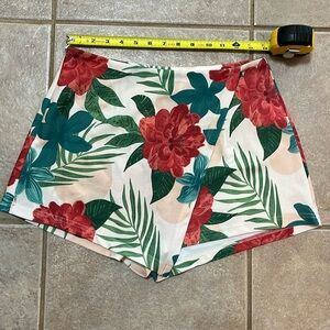 SHEIN Sz Medium Floral Shorts